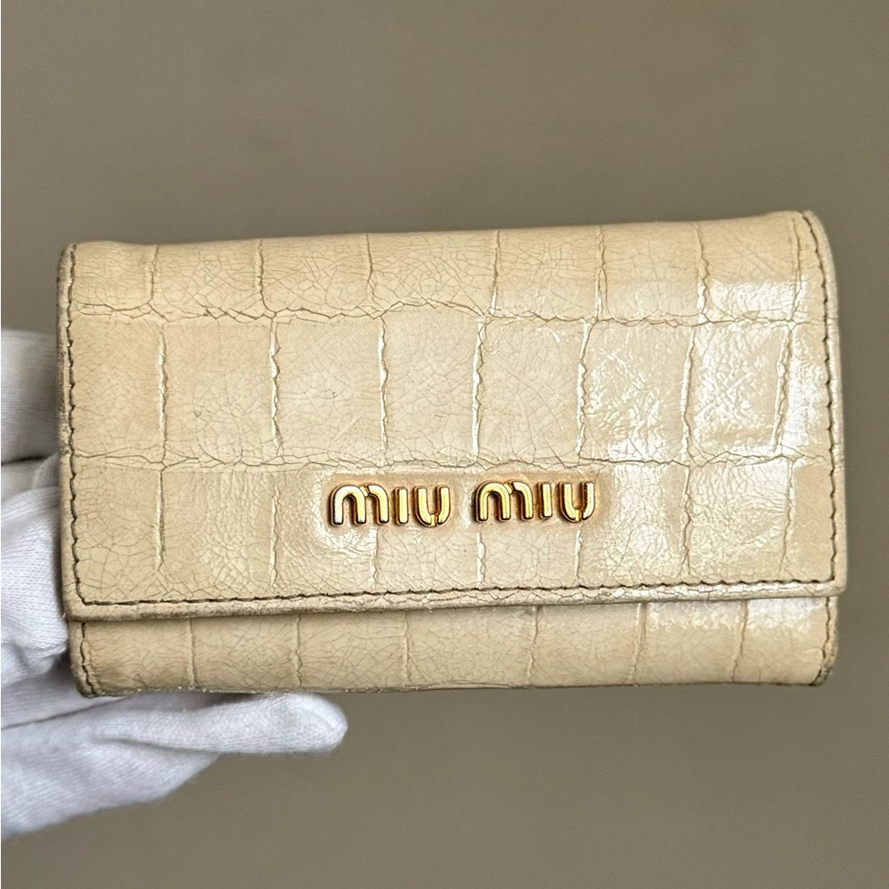 Miu Miu Croc Leather Cream White Key Case Holder